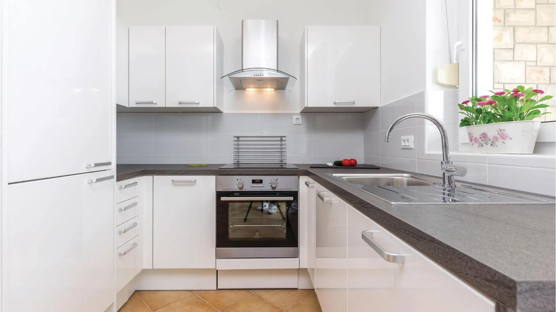 Cozy Apartment In Crikvenica With Kitchen 0*,